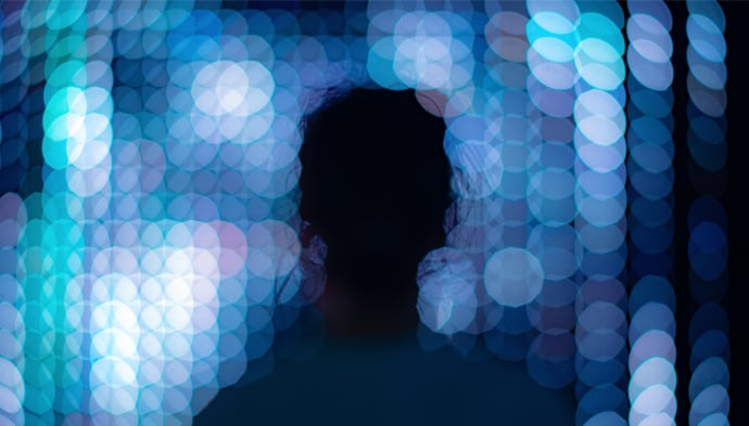 blurry-person-690x393